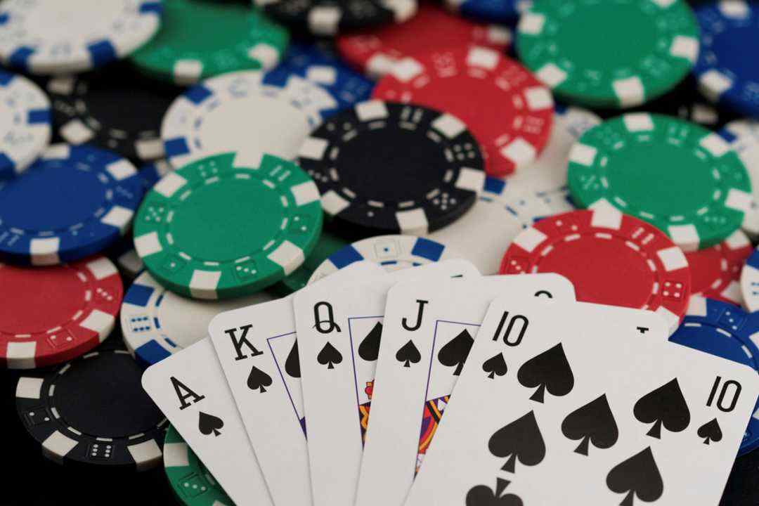 Chơi Poker bằng luật cược giới hạn